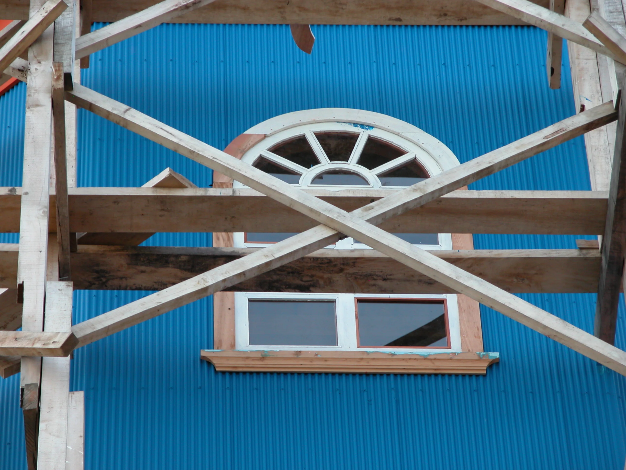 Restauración patrimonial Iglesia de Tenaún · Constructora Patrimonial Chiloé